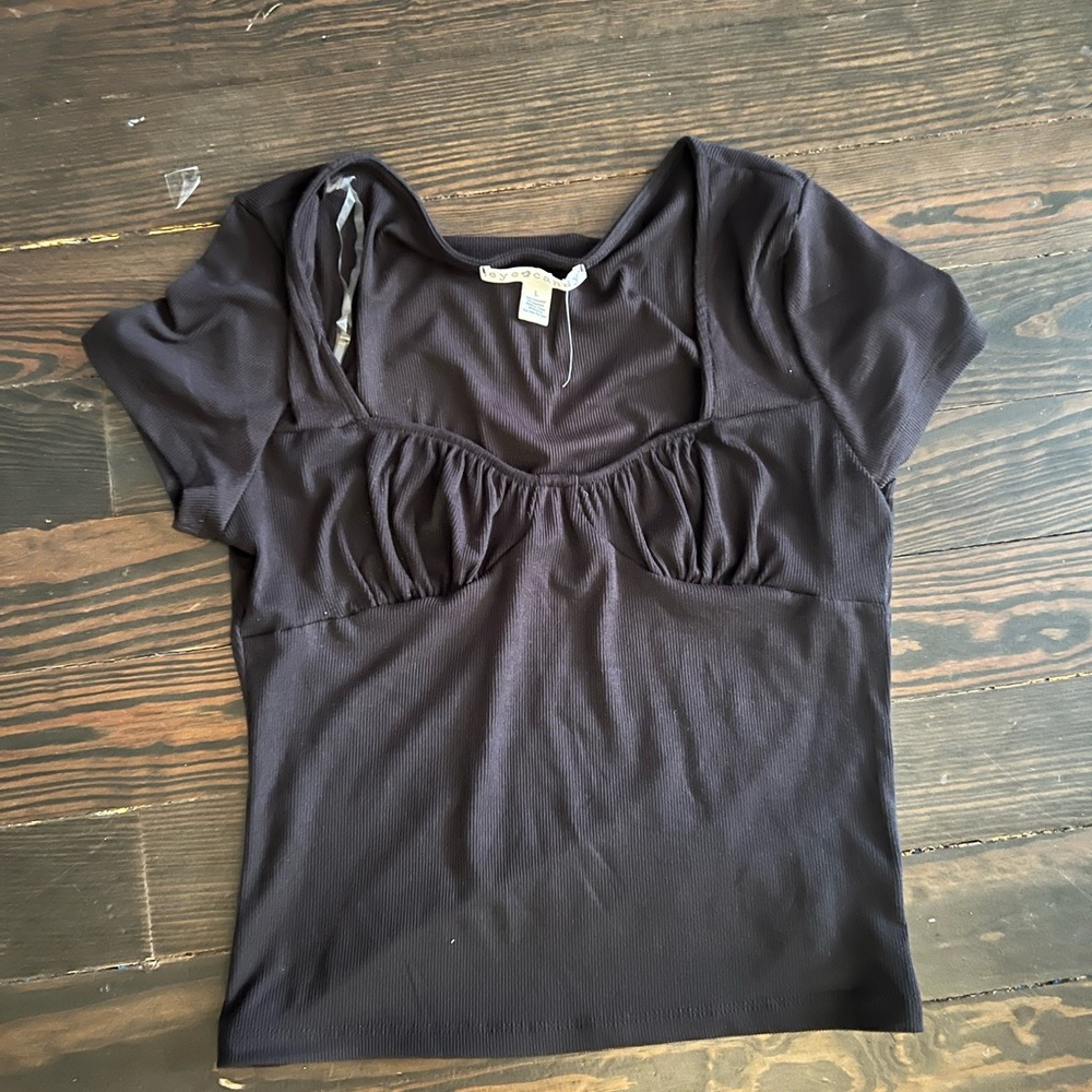 black baby tee